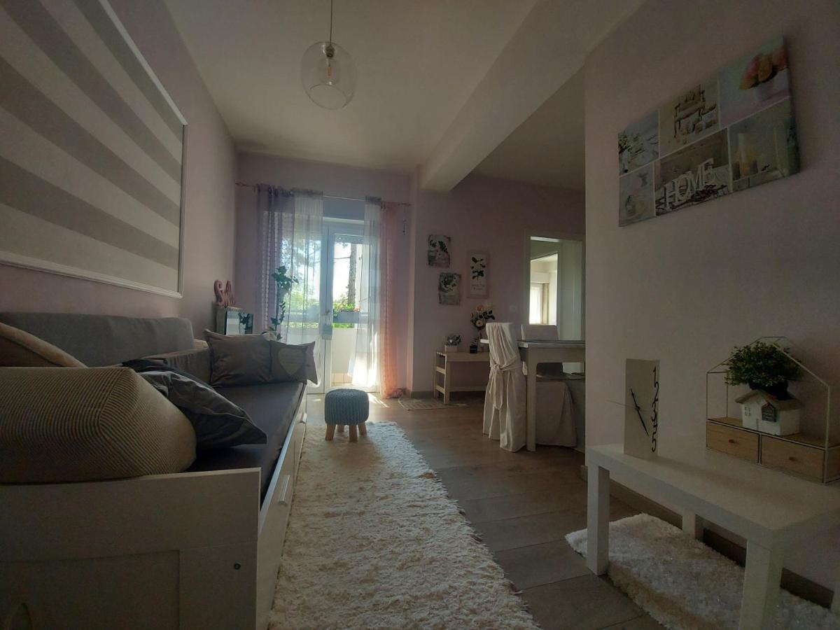 La Pineta - Delightful Small Apartment Near The City Center LʼAquila Exterior foto